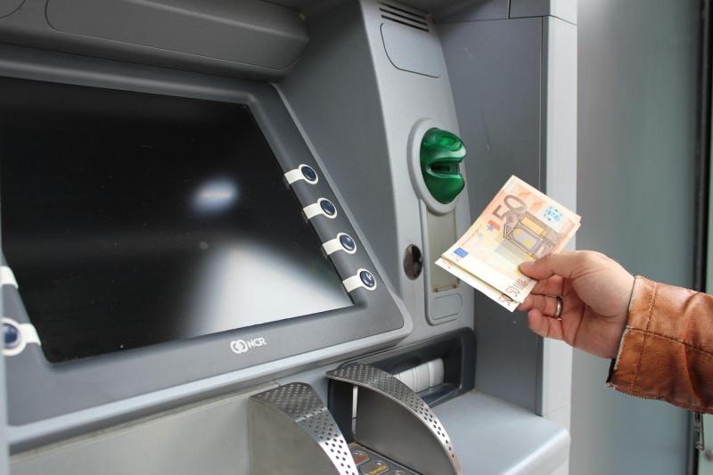 atm, money, euro-1524871.jpg
パスポート　現金