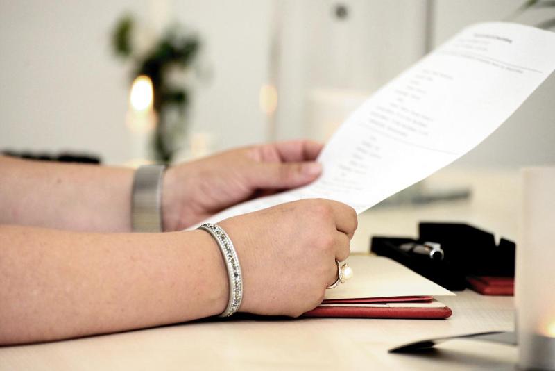 hands, read, document-4476303.jpg
パスポート書類